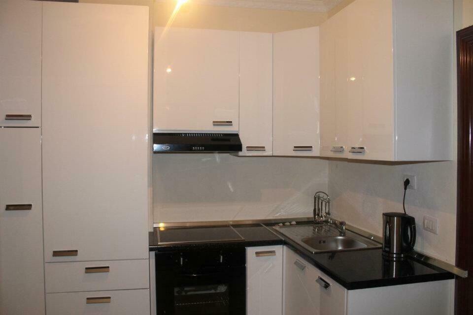 Mali I Robit Beachfront Apartment Golem  Exterior foto
